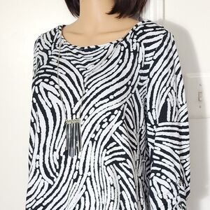 AB Studio Black Tunic with Graphic Relaxed Style